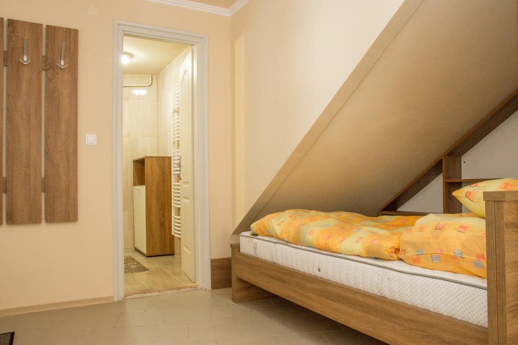 Gardi Apartman Szekszard Exterior photo